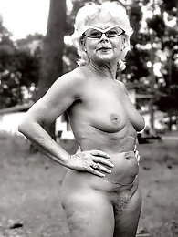 Dazzling mature whore in provocative underwear