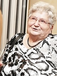 Racy older moms are seducing their boyfriends