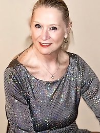 Sporty mom Dani D in captivating mature photo gallery with her stepson