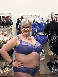 Sensuous old strumpets get her pussy hammered