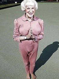 HQ mature cougars take off provocative clothes