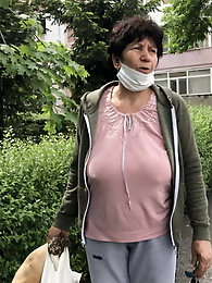 Older strumpets are fingering their sloppy pussy