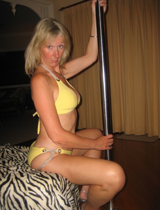 Blond Haired Gilf goes hard-core